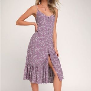 Lilac floral print summer dress from Lulu’s.